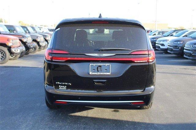 new 2025 Chrysler Pacifica car, priced at $39,411