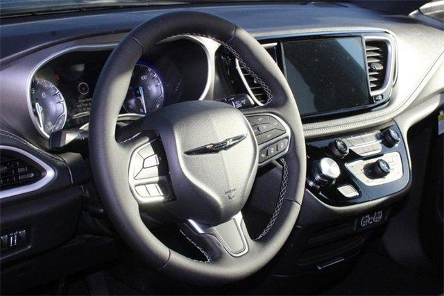 new 2025 Chrysler Pacifica car, priced at $39,411