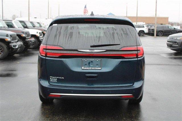 new 2025 Chrysler Pacifica car, priced at $41,975