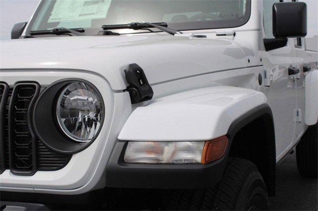 new 2024 Jeep Gladiator car, priced at $43,134