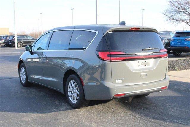 new 2025 Chrysler Pacifica car, priced at $43,587