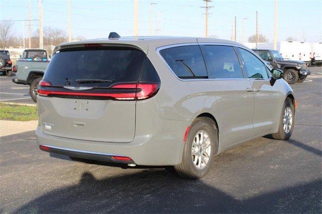 new 2025 Chrysler Pacifica car, priced at $43,587