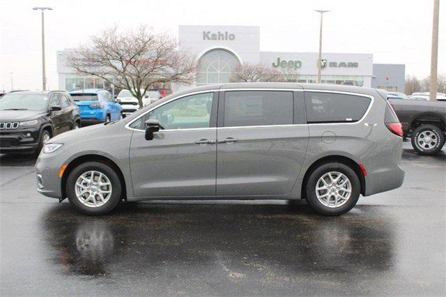 new 2025 Chrysler Pacifica car, priced at $44,903