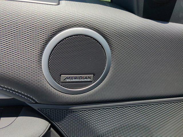 new 2025 Land Rover Discovery car, priced at $71,260