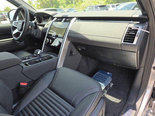 new 2025 Land Rover Discovery car, priced at $68,518