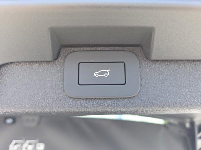 new 2025 Land Rover Discovery car, priced at $68,518