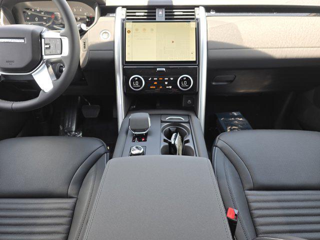 new 2025 Land Rover Discovery car, priced at $68,518
