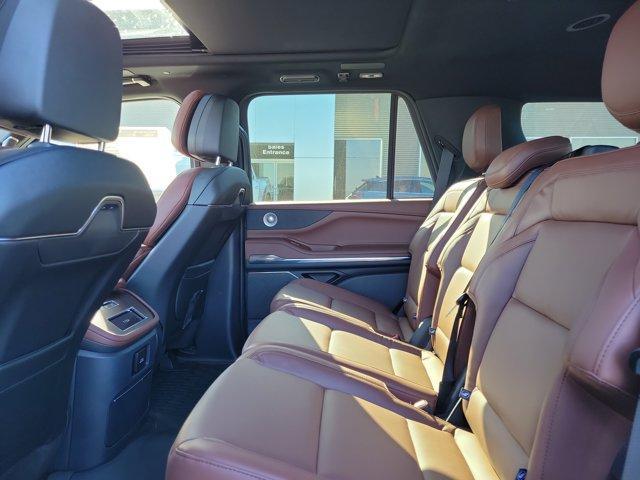 new 2025 Lincoln Navigator car, priced at $102,185