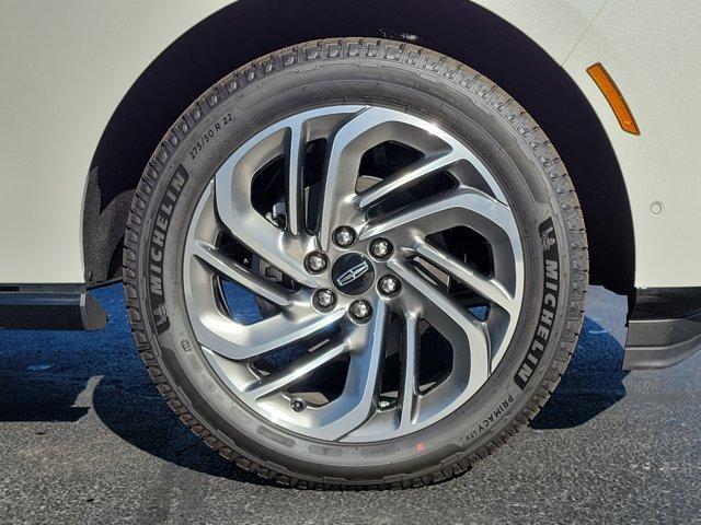 new 2025 Lincoln Navigator car, priced at $102,185