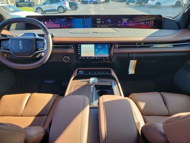 new 2025 Lincoln Navigator car, priced at $102,185