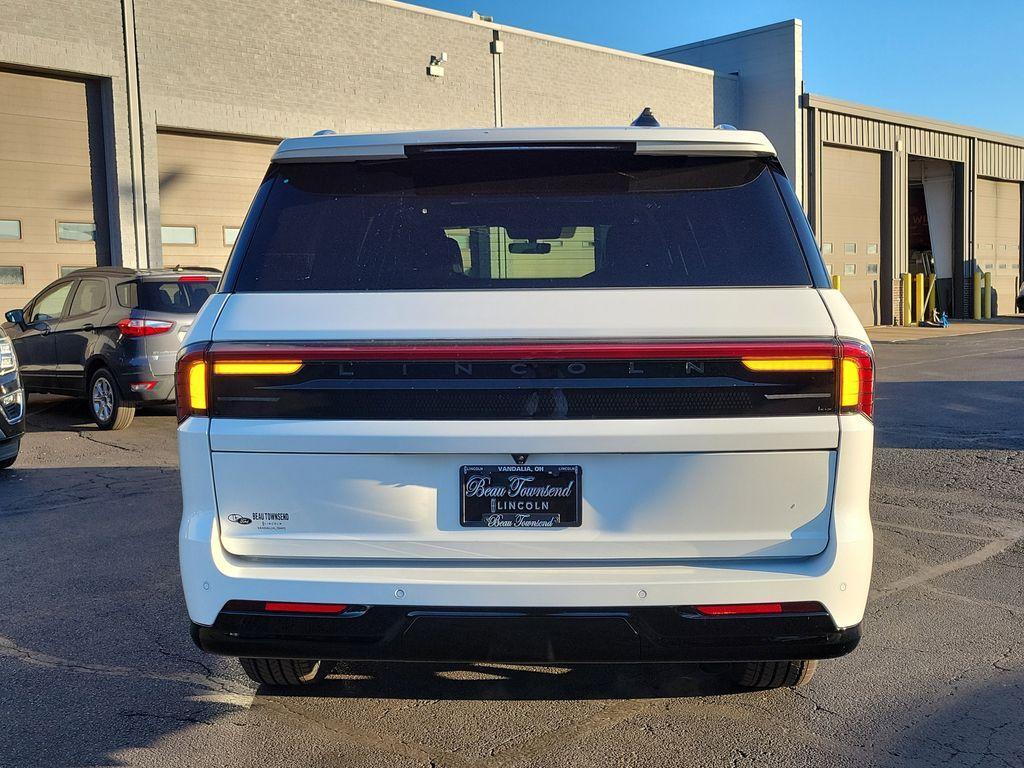 new 2025 Lincoln Navigator L car, priced at $123,495