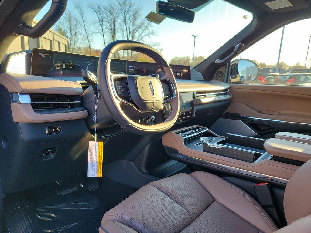 new 2025 Lincoln Navigator L car, priced at $123,495