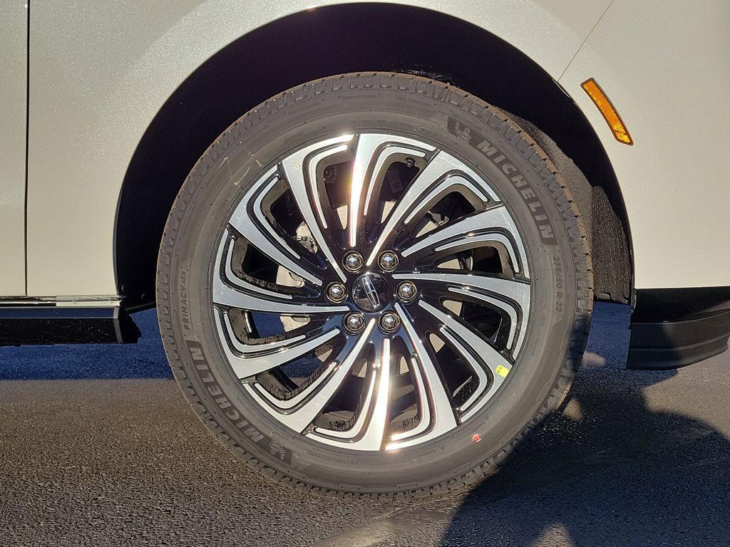 new 2025 Lincoln Navigator L car, priced at $123,495