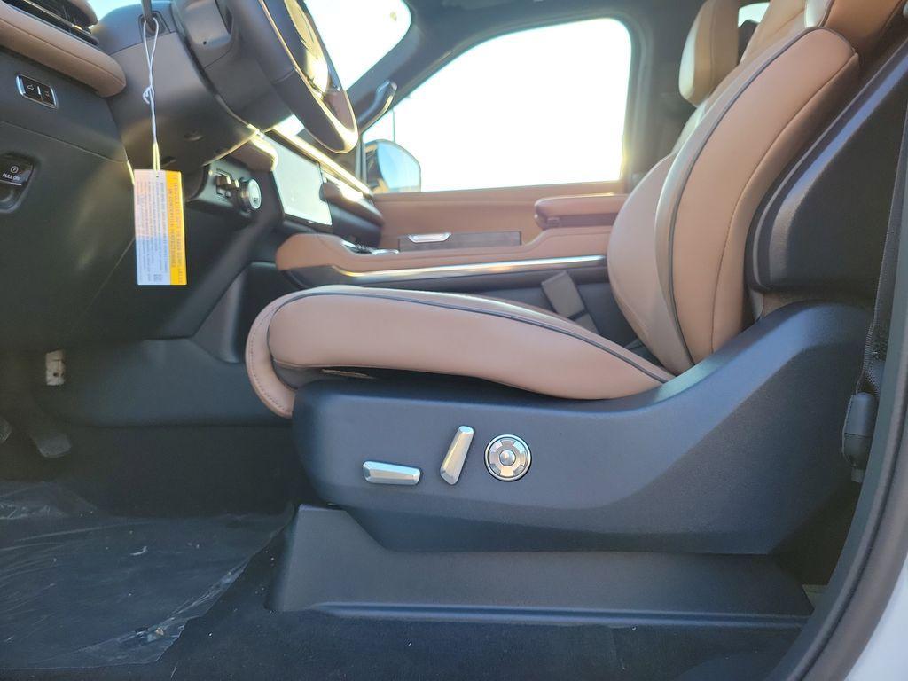 new 2025 Lincoln Navigator L car, priced at $123,495