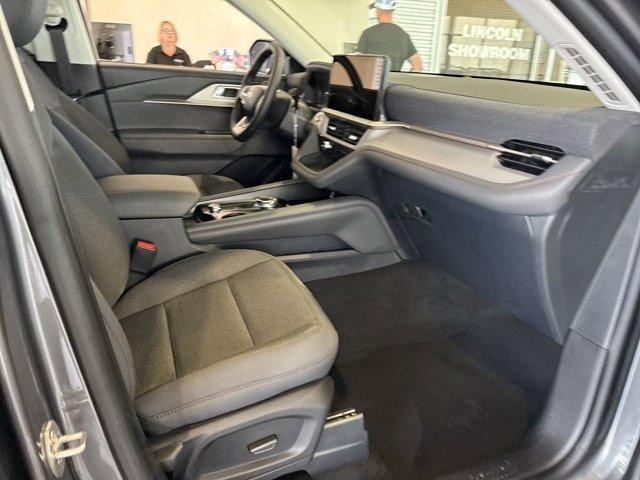 new 2025 Ford Explorer car, priced at $41,682