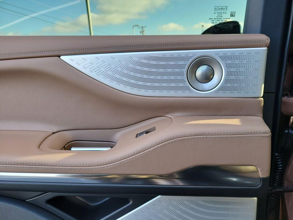 new 2025 Lincoln Navigator L car, priced at $124,575