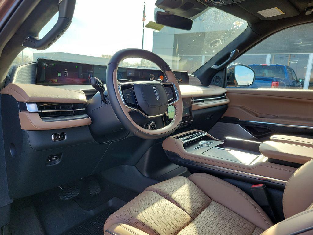 new 2025 Lincoln Navigator L car, priced at $124,575