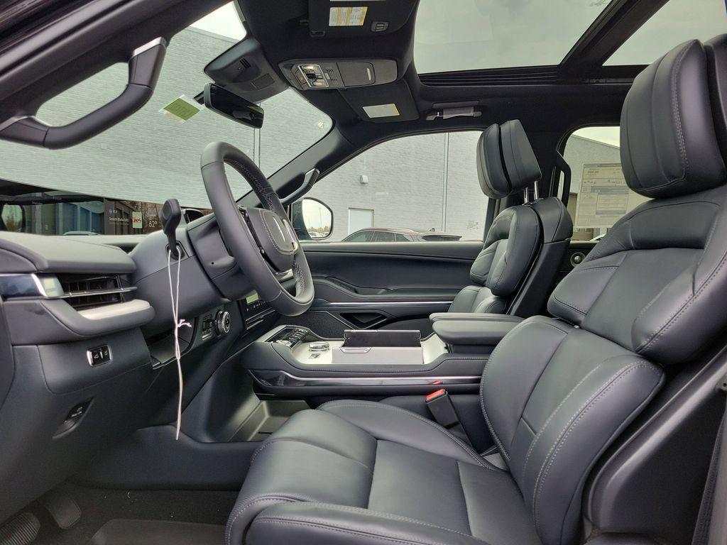 new 2025 Lincoln Navigator L car, priced at $112,485