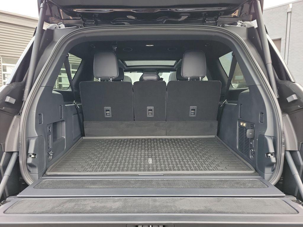 new 2025 Lincoln Navigator L car, priced at $112,485