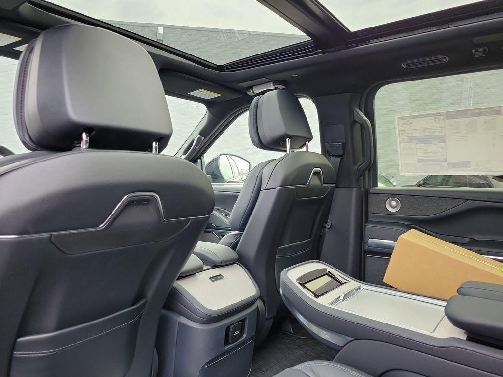 new 2025 Lincoln Navigator L car, priced at $112,485