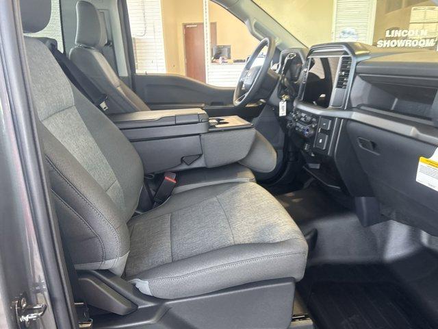 new 2025 Ford F-150 car, priced at $40,160