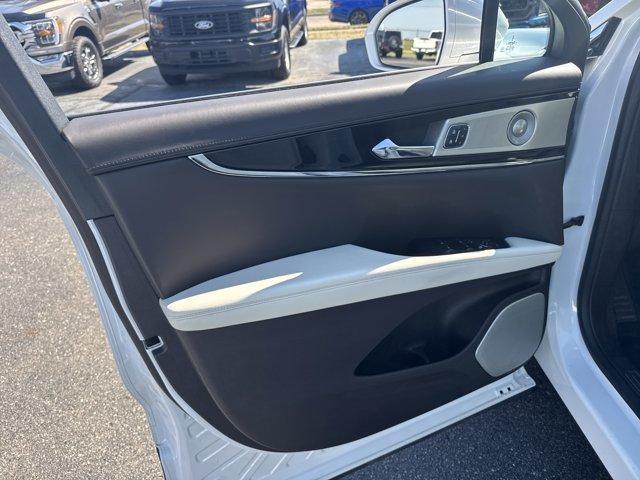 used 2022 Lincoln Nautilus car, priced at $45,995