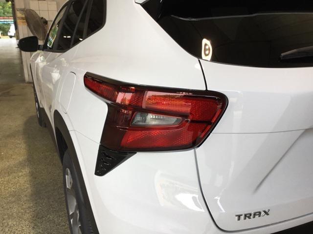 new 2025 Chevrolet Trax car, priced at $25,525