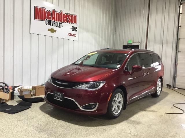 used 2018 Chrysler Pacifica car, priced at $16,995