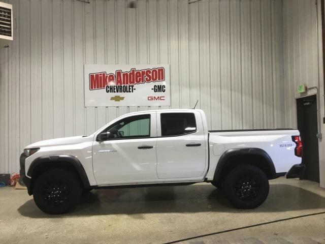 new 2024 Chevrolet Colorado car, priced at $40,315