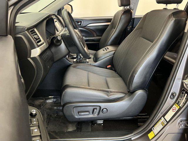 used 2015 Toyota Highlander car, priced at $18,413