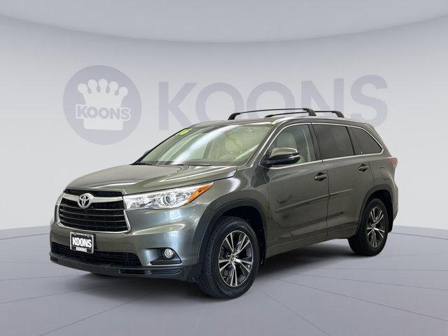 used 2016 Toyota Highlander car, priced at $20,397