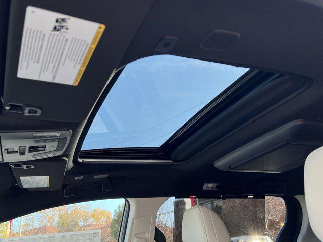 new 2025 Toyota Sienna car, priced at $59,625