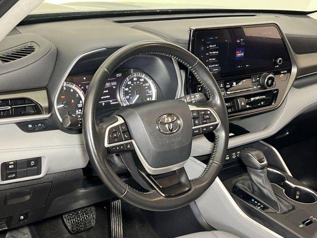 used 2023 Toyota Highlander car, priced at $27,900