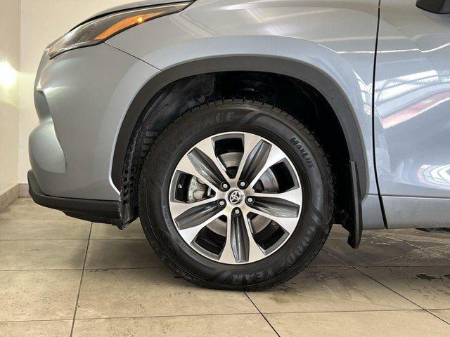 used 2023 Toyota Highlander car, priced at $27,900