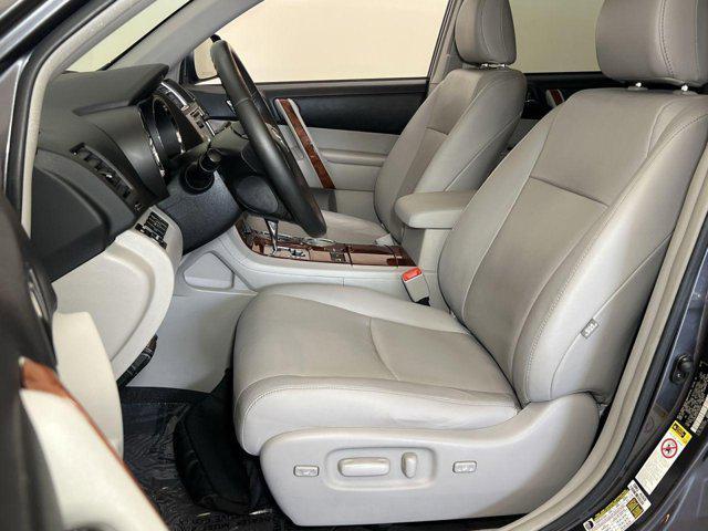 used 2013 Toyota Highlander car, priced at $13,000