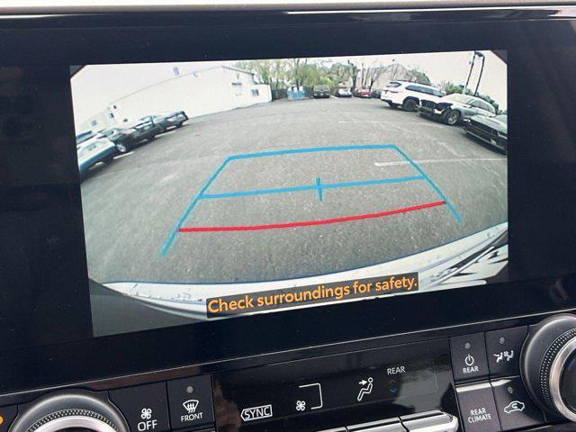 used 2023 Toyota Highlander car, priced at $36,991
