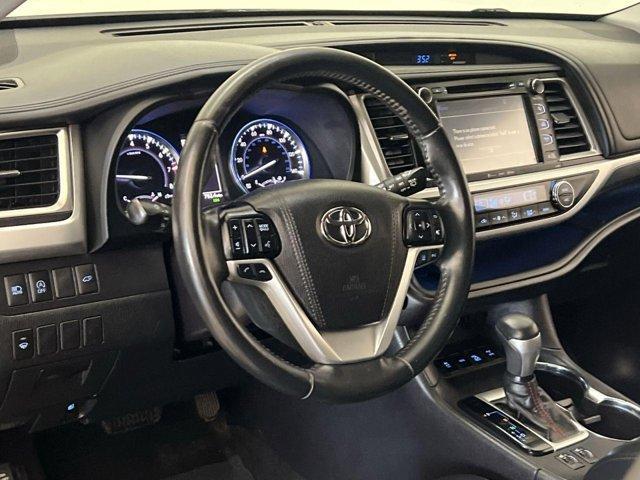 used 2019 Toyota Highlander car, priced at $23,400