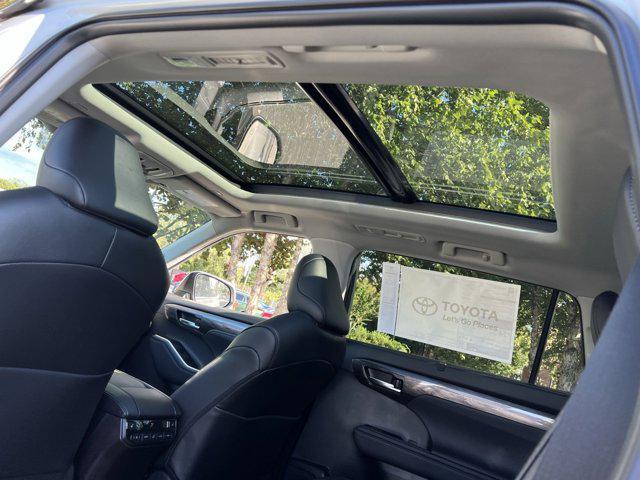 new 2025 Toyota Highlander car, priced at $53,003