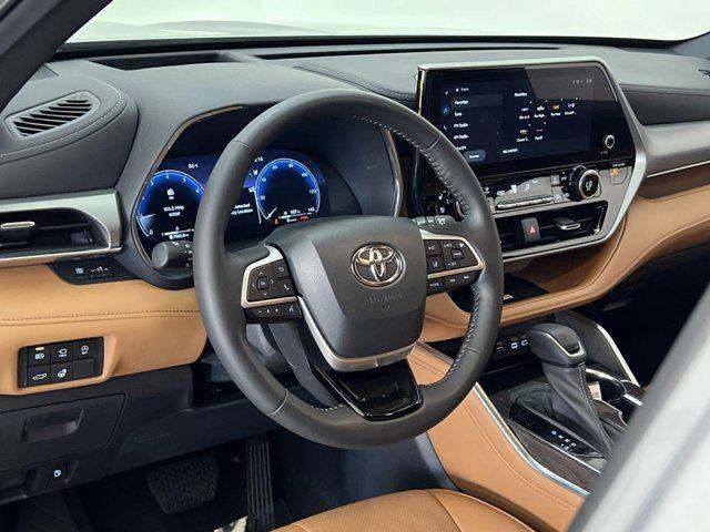 used 2023 Toyota Highlander car, priced at $44,279
