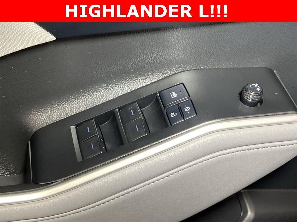 used 2021 Toyota Highlander car, priced at $28,250