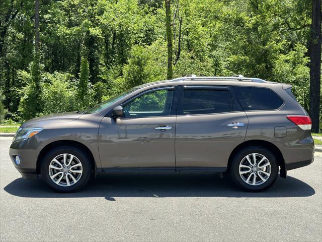 used 2016 Nissan Pathfinder car, priced at $11,700