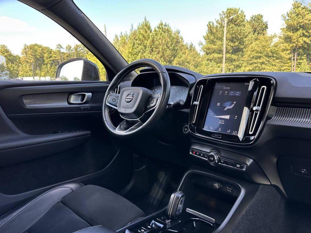 used 2021 Volvo XC40 car, priced at $25,800