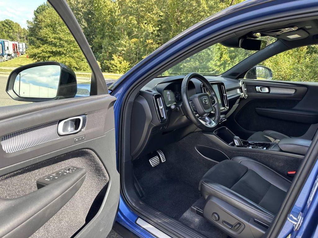 used 2021 Volvo XC40 car, priced at $25,800