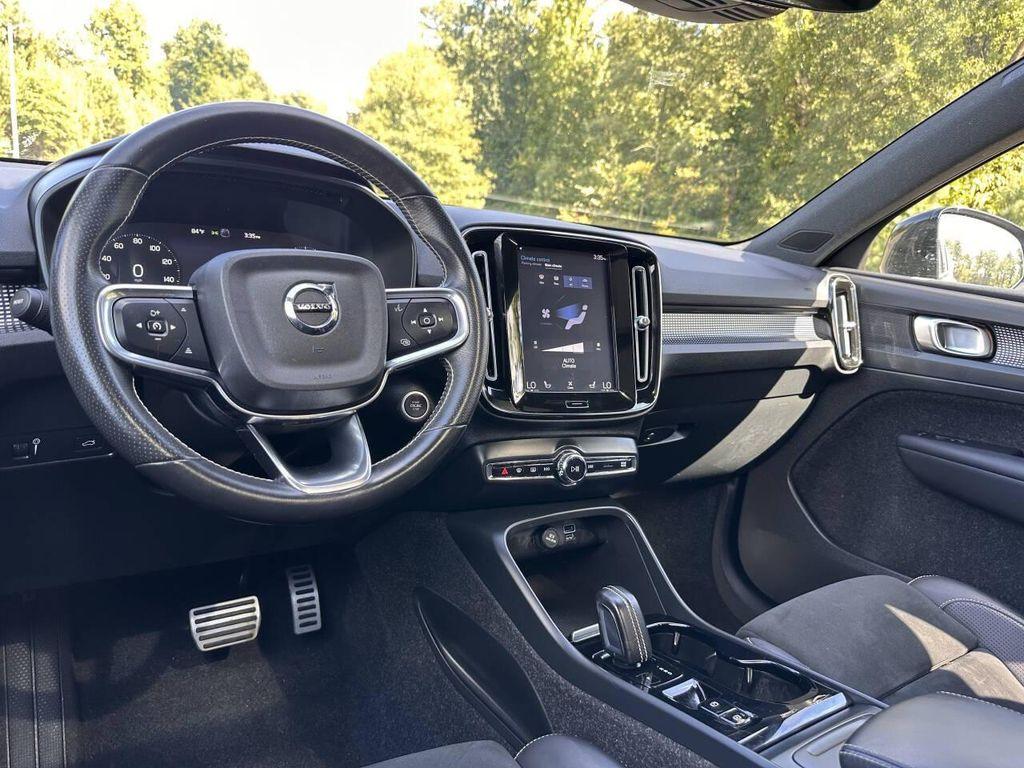 used 2021 Volvo XC40 car, priced at $25,800
