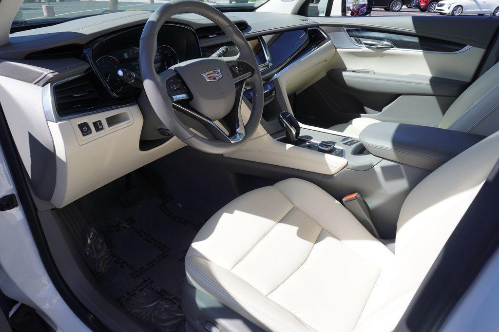 used 2023 Cadillac XT6 car, priced at $34,912