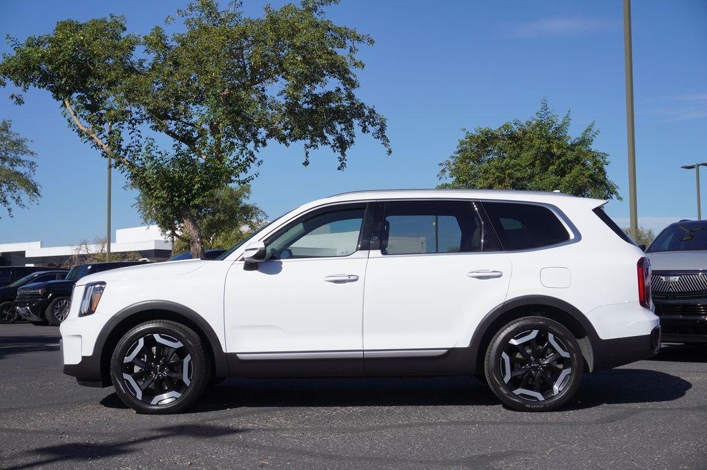 used 2023 Kia Telluride car, priced at $33,202