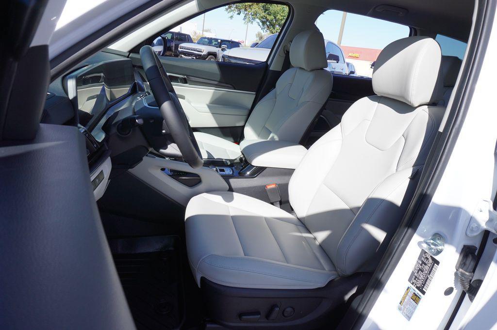 used 2023 Kia Telluride car, priced at $33,202