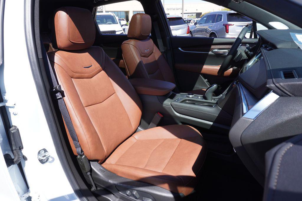 new 2025 Cadillac XT5 car, priced at $57,190
