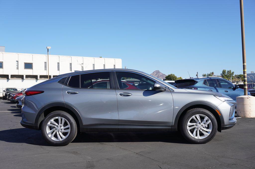 new 2025 Buick Envista car, priced at $25,767