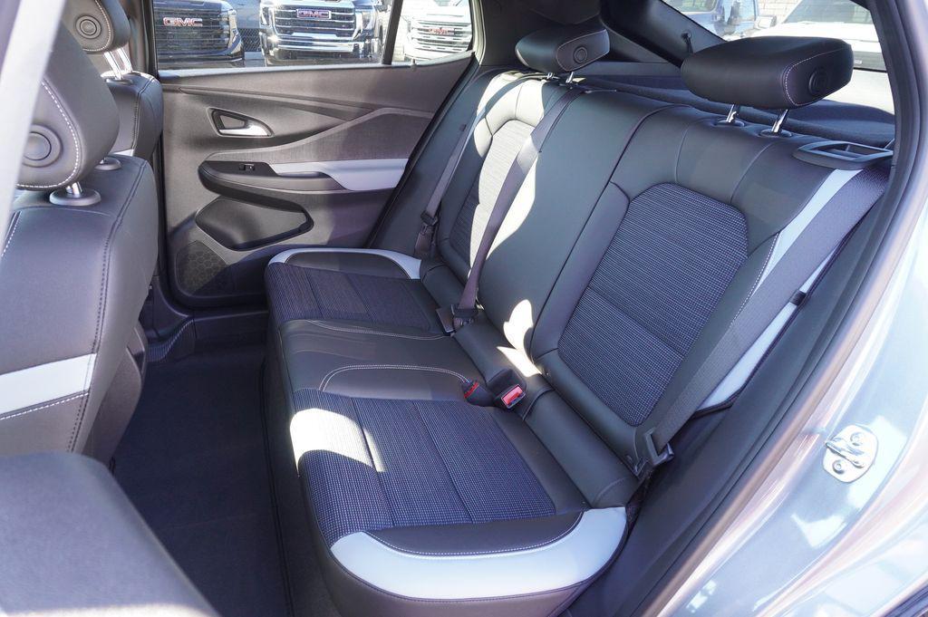 new 2025 Buick Envista car, priced at $25,767